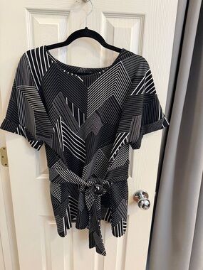 Worthington Black & White Geometric Tie-Waist Top